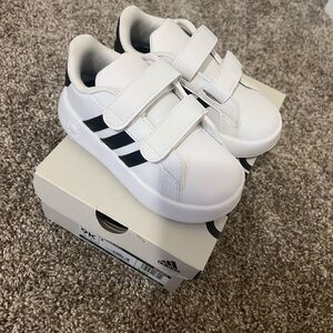 Adidas Kids White and Black Velcro Sneakers New in Box